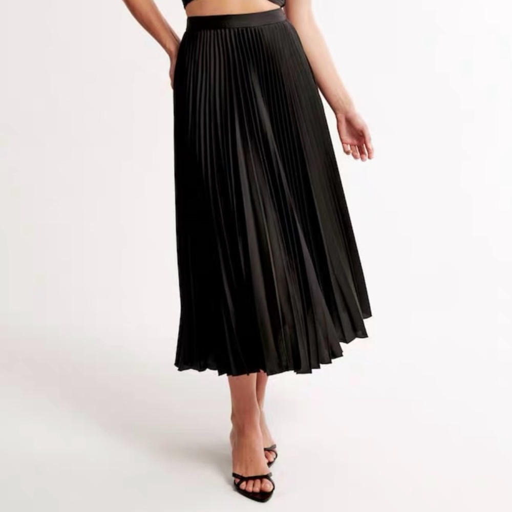 Abercrombie & Fitch A&F Elegant Black Pleated Skirt XXS satin